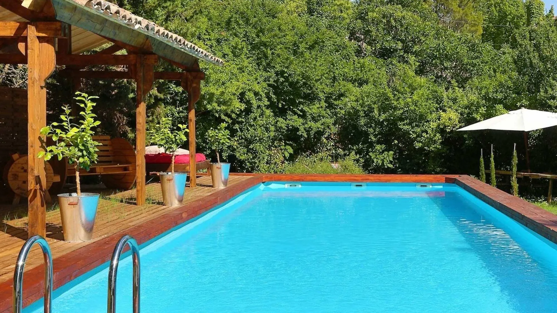 Bed and Breakfast Campagne Baudeloup LʼIsle-sur-la-Sorgue 0*,