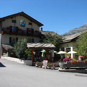 https://chalet-les-glaciers.hotels-rhonealpes.com